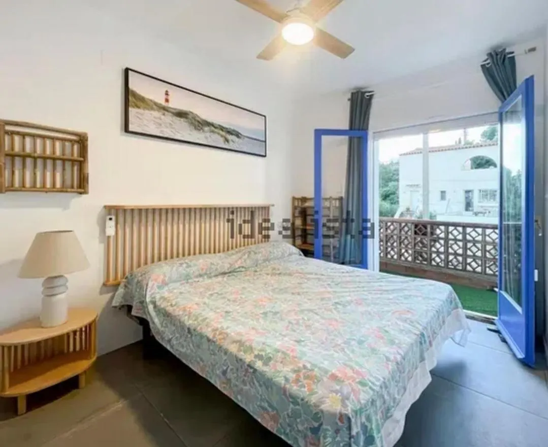 로지즈 Cozy House With Sea Views, Terrace And Swimming Pool 빌라